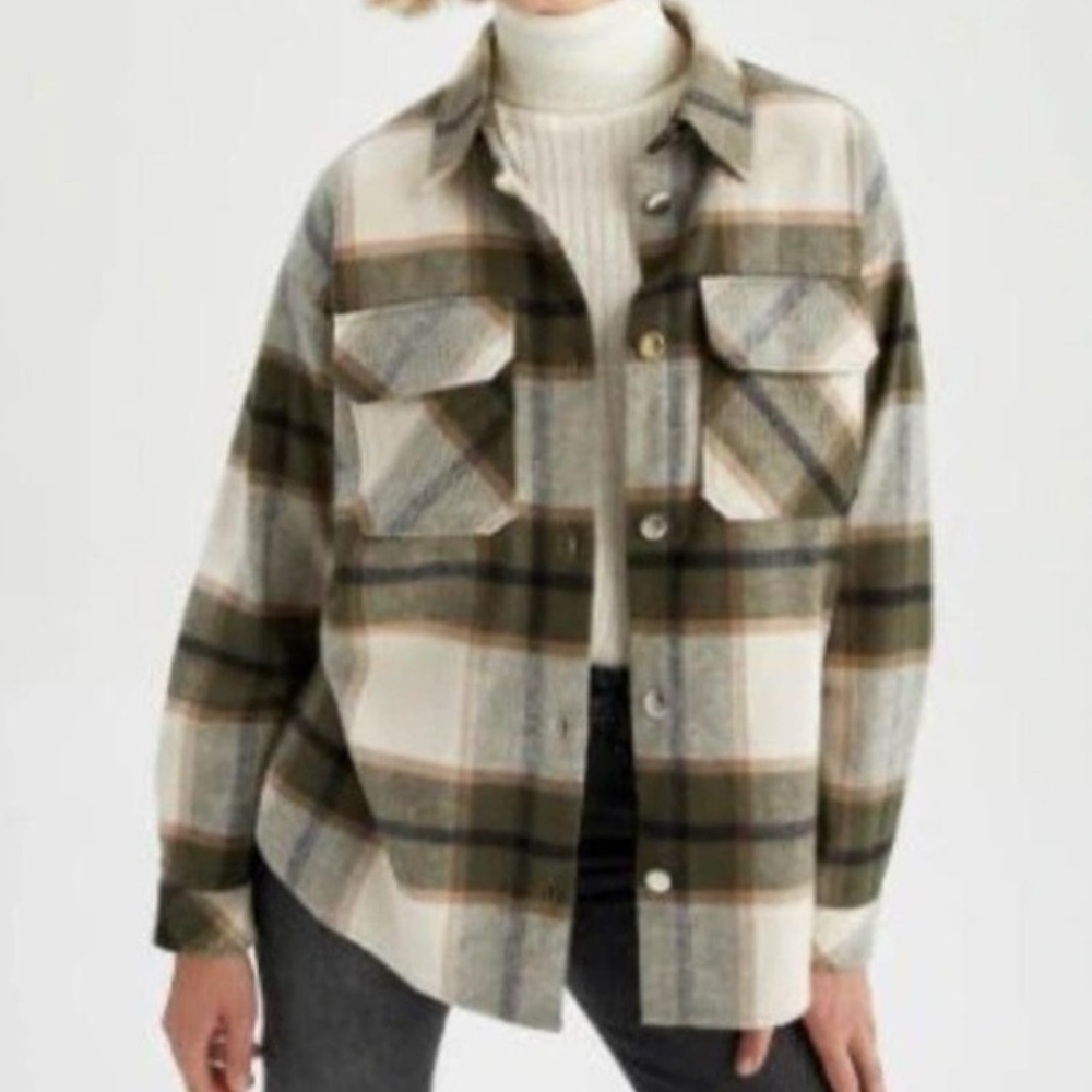 Zara Women's Green Plaid Oversized Button Front Shacket Large